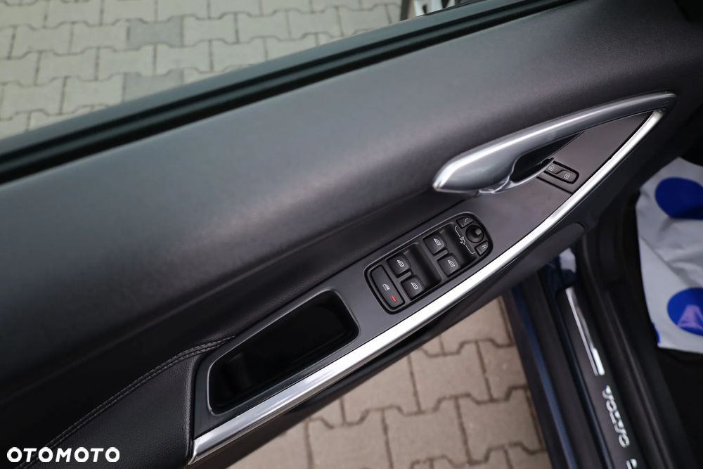 Volvo XC 60 D4 Geartronic Kinetic - 17