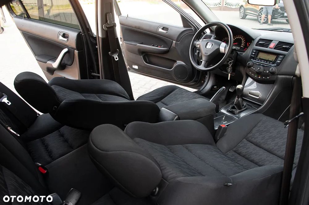 Honda Accord 2.0 Sport - 24
