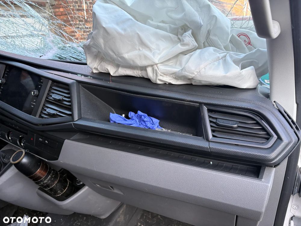 Volkswagen Transporter - 12