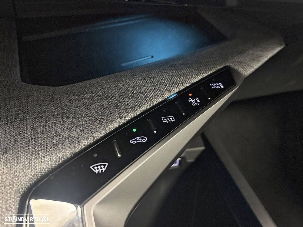 Peugeot 5008 1.2 Hybrid Allure e-DCS6 - 23