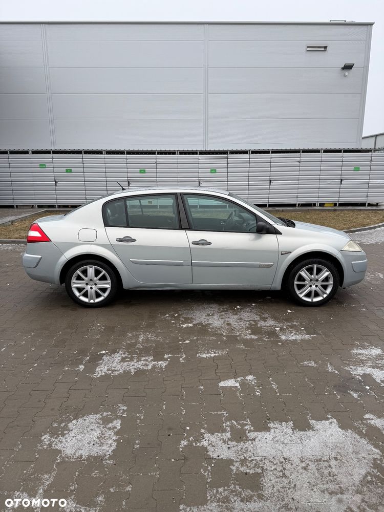 Renault Megane 1.6 Confort Privilege - 4