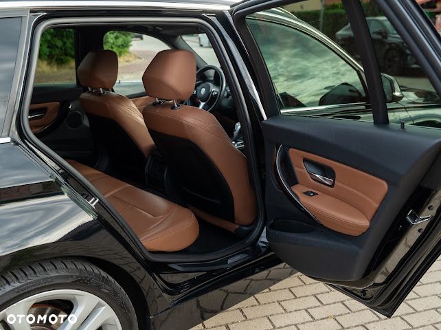 BMW Seria 3 335d xDrive Sport-Aut Luxury Line - 26