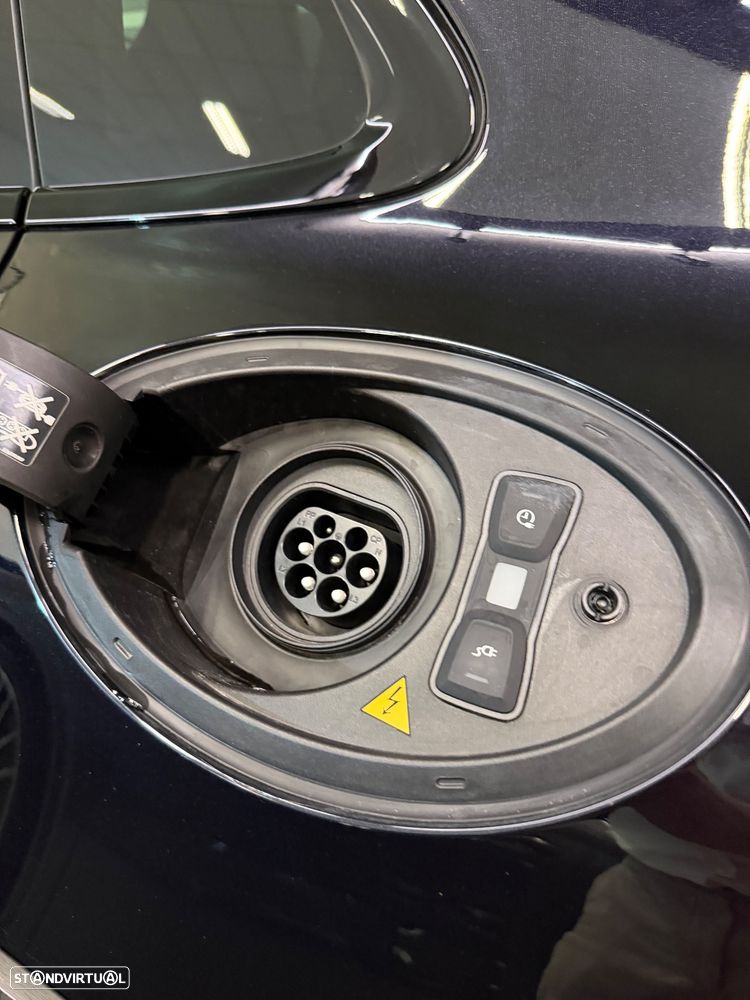 Porsche Panamera 4 E-Hybrid - 10