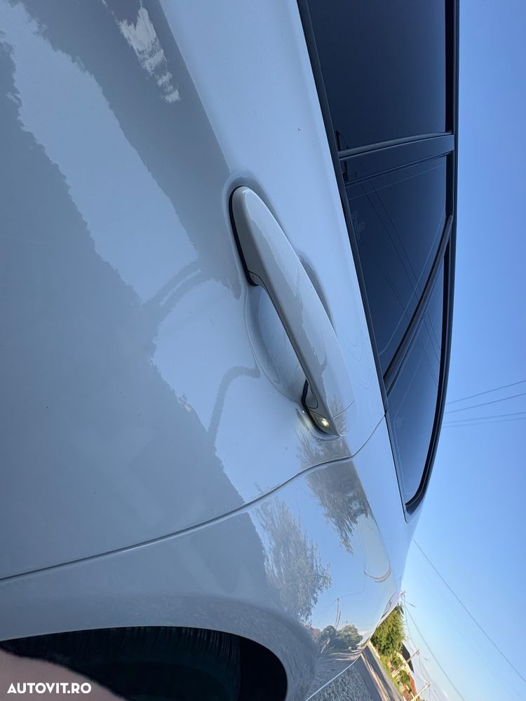 BMW Seria 3 318d xDrive - 10