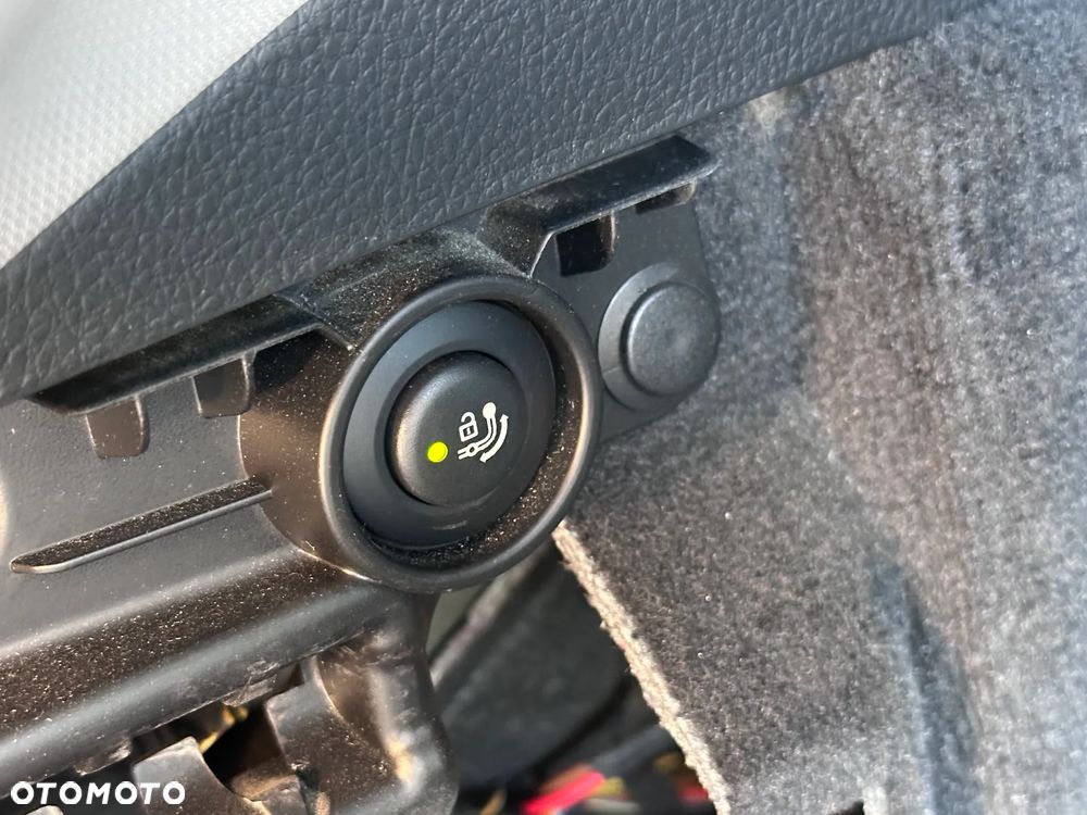 BMW Seria 3 320d Sport Line - 13