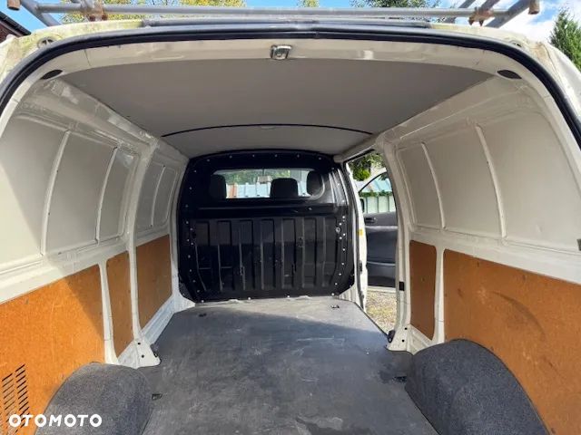 Toyota HIACE - 12
