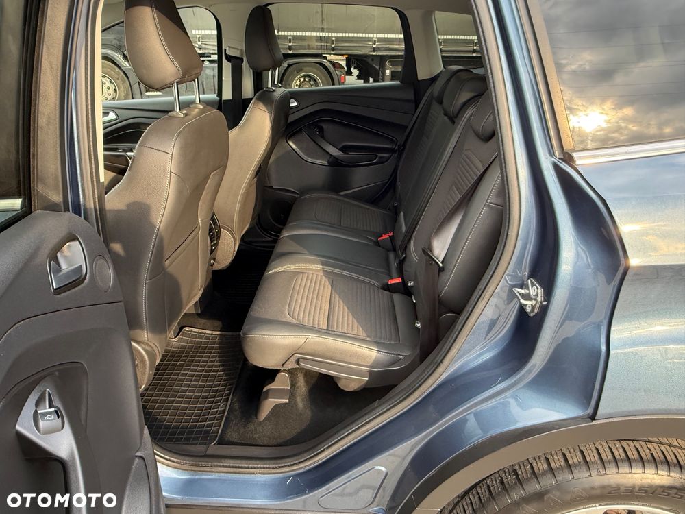 Ford Kuga 1.5 EcoBoost 2x4 Titanium - 17
