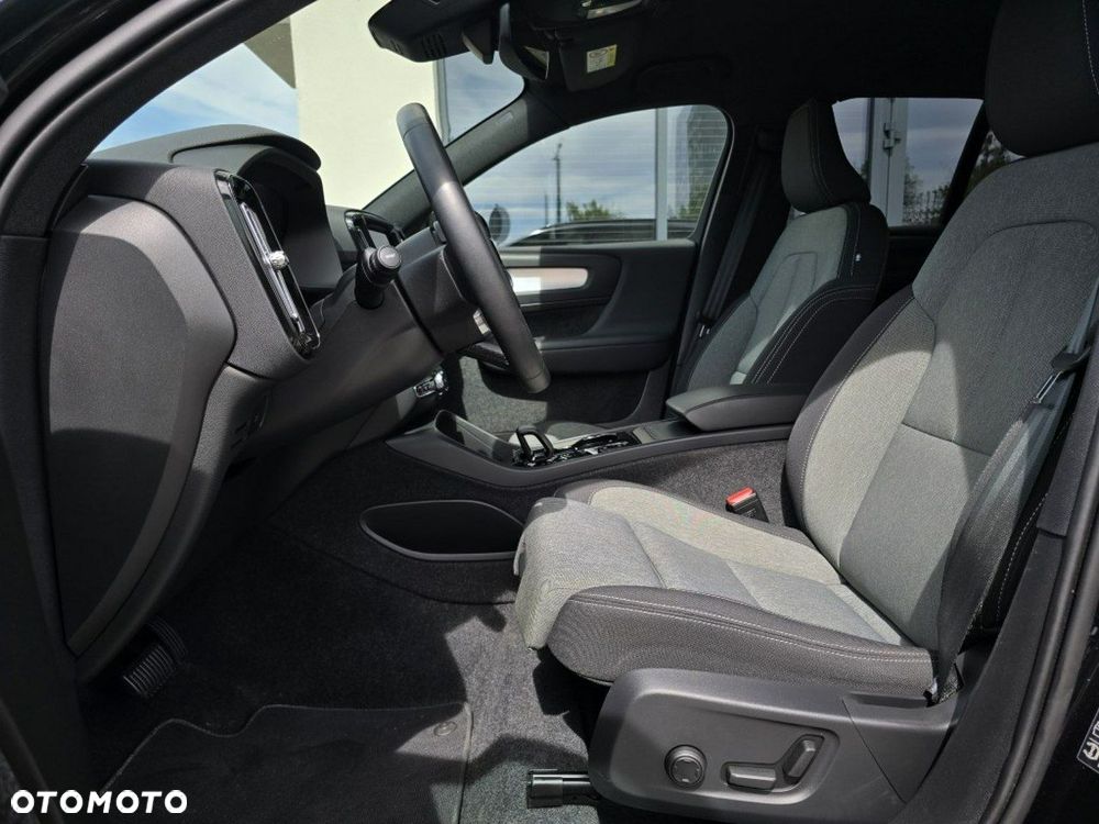 Volvo XC 40 B3 B DKG Plus Black Edition - 6