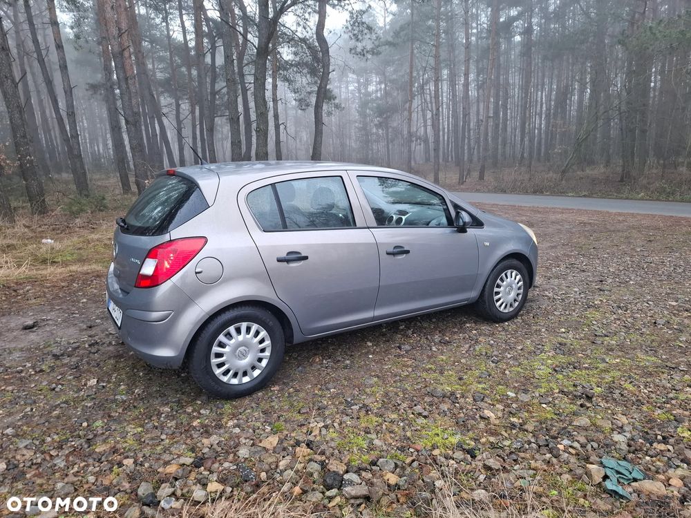 Opel Corsa 1.2 16V Cosmo - 8