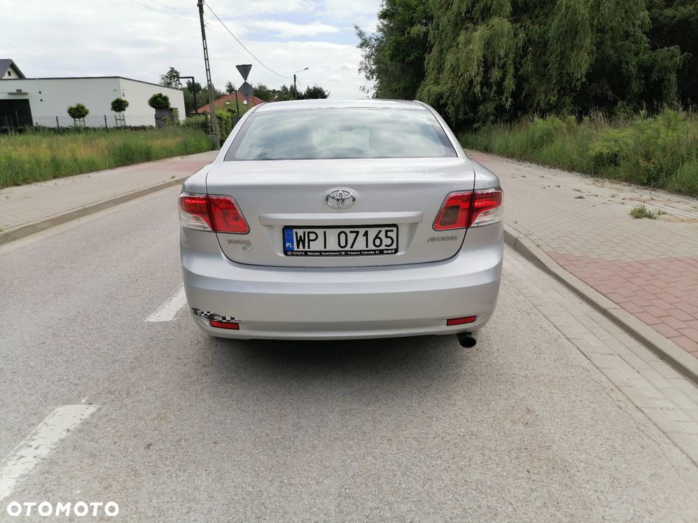 Toyota Avensis 2.0 D-4D 2010 - 6