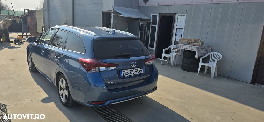 Toyota Auris 1.8 L VVT-i Sol - 6