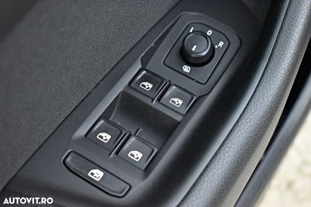 Volkswagen Passat Variant 2.0 TDI DSG (BlueMotion Technology) Comfortline - 24