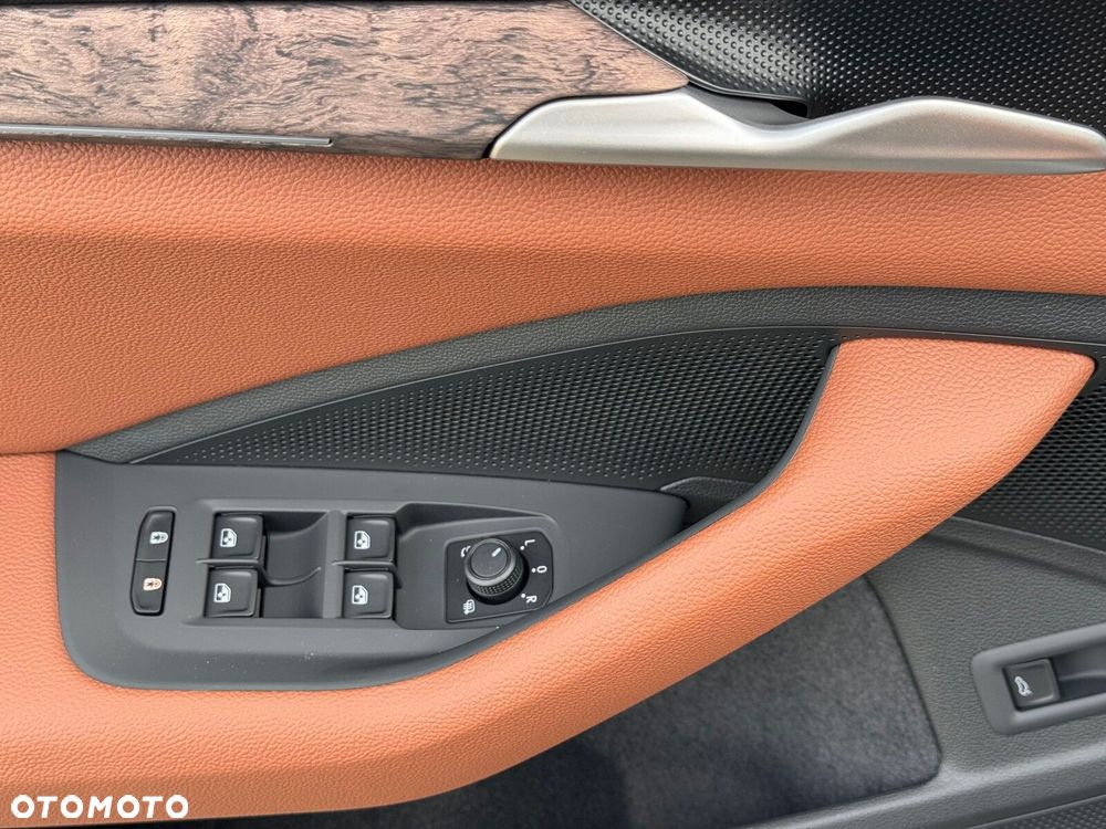 Skoda Superb 1.5 TSI L&K DSG - 11