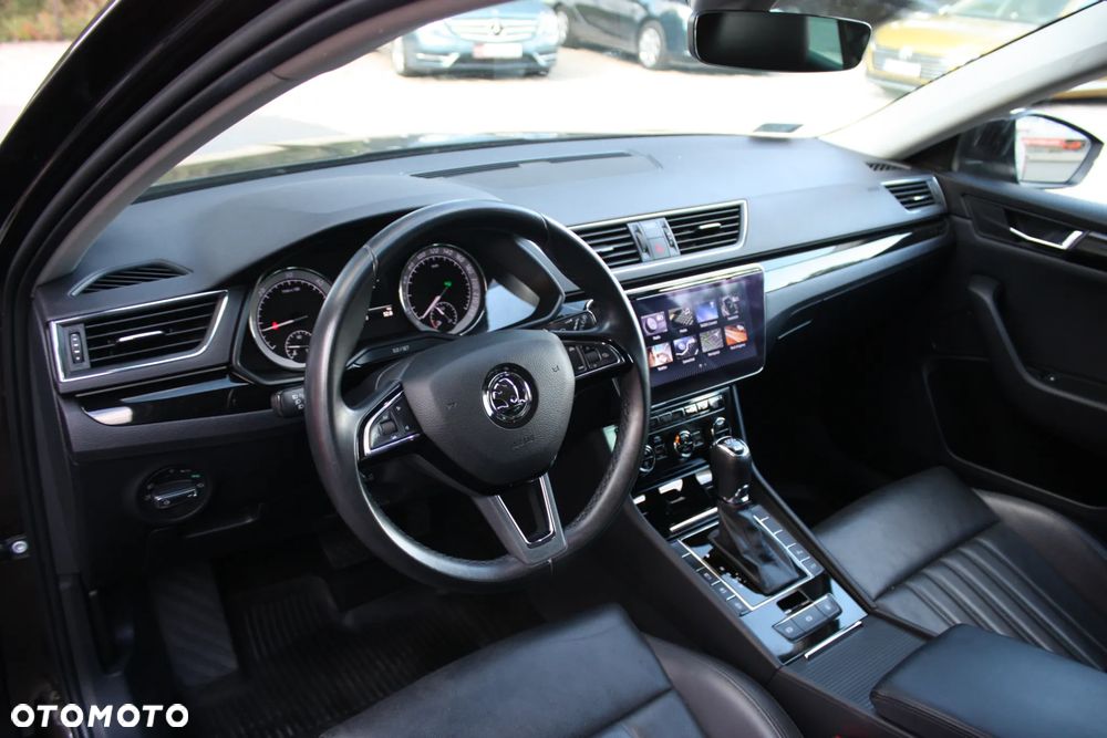 Skoda Superb 2.0 TDI 4x4 L&K DSG - 27