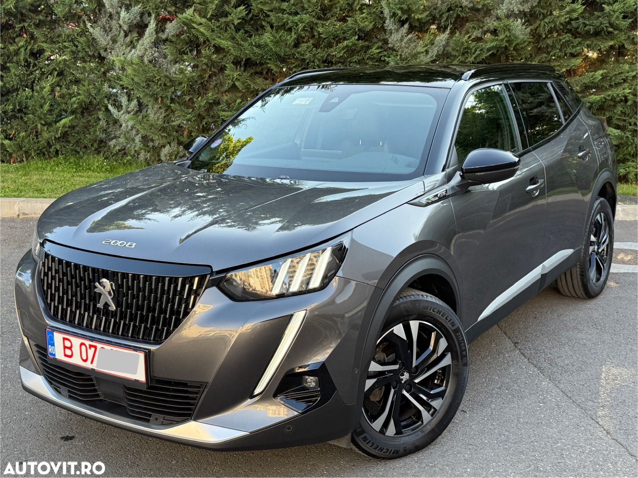 Peugeot 2008 PureTech 130 EAT8 GT - 1