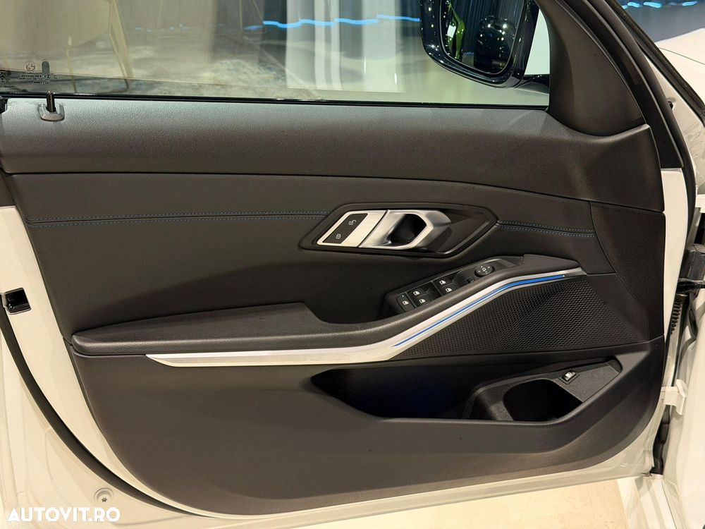 BMW Seria 3 330e iPerformance M Sport - 28