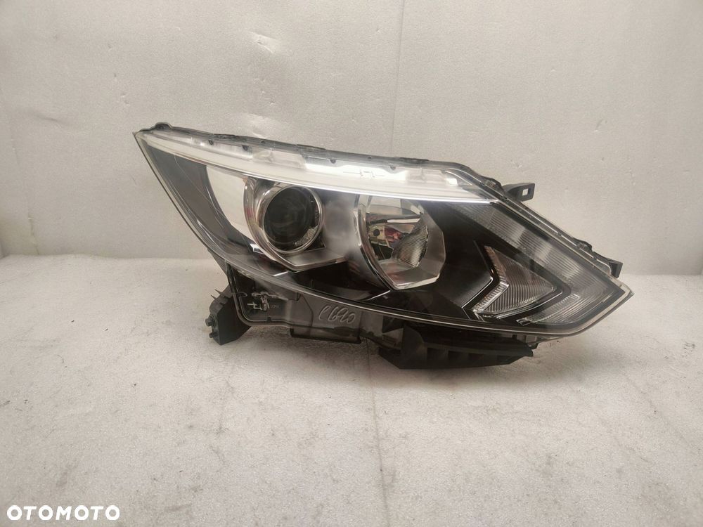 nissan qashqai j11 sm soczewka zw przód strona prawa koito 100-18013 - 1