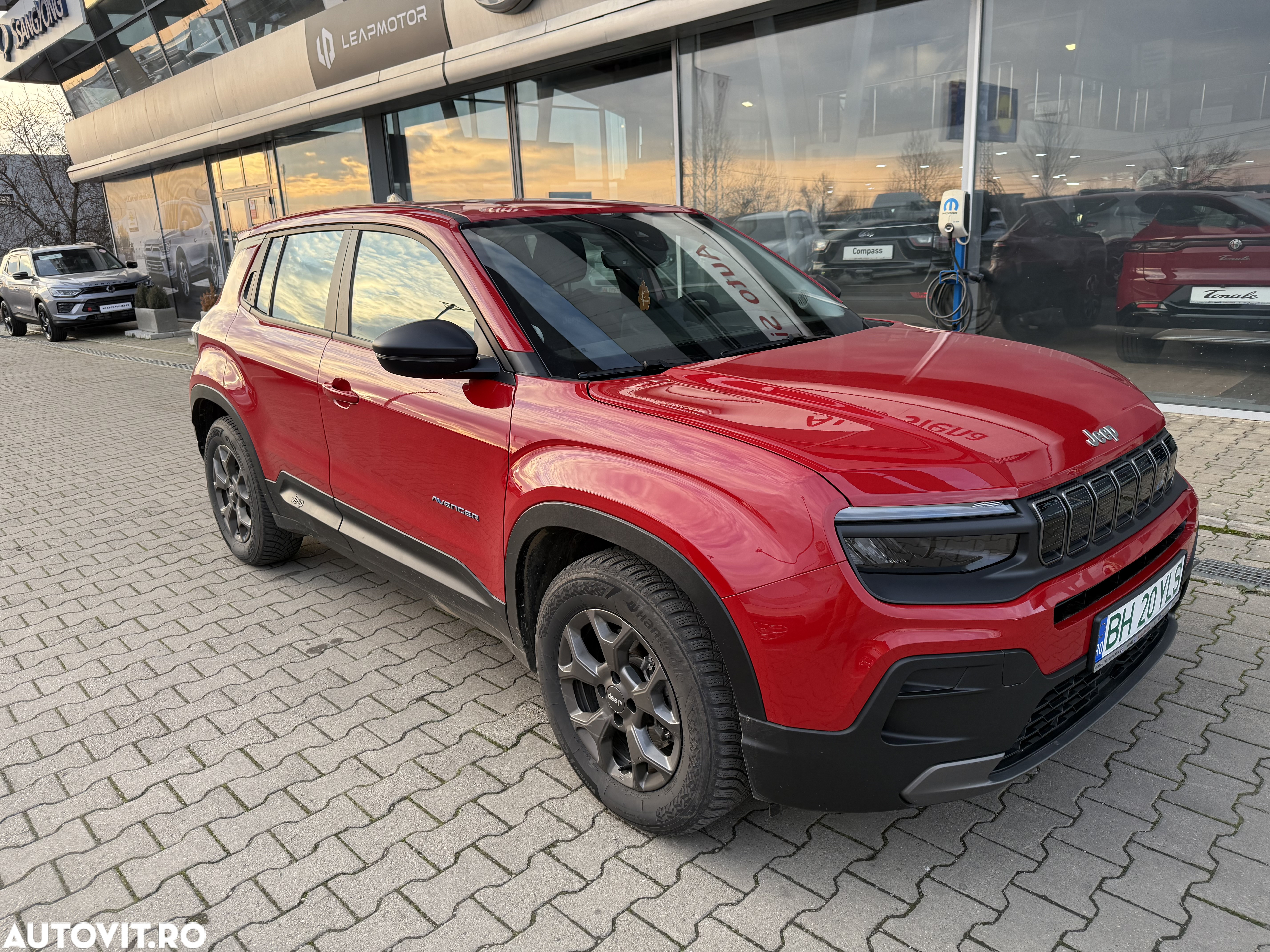 Jeep Avenger 54 kWh BEV 156 CP Longitude - 14