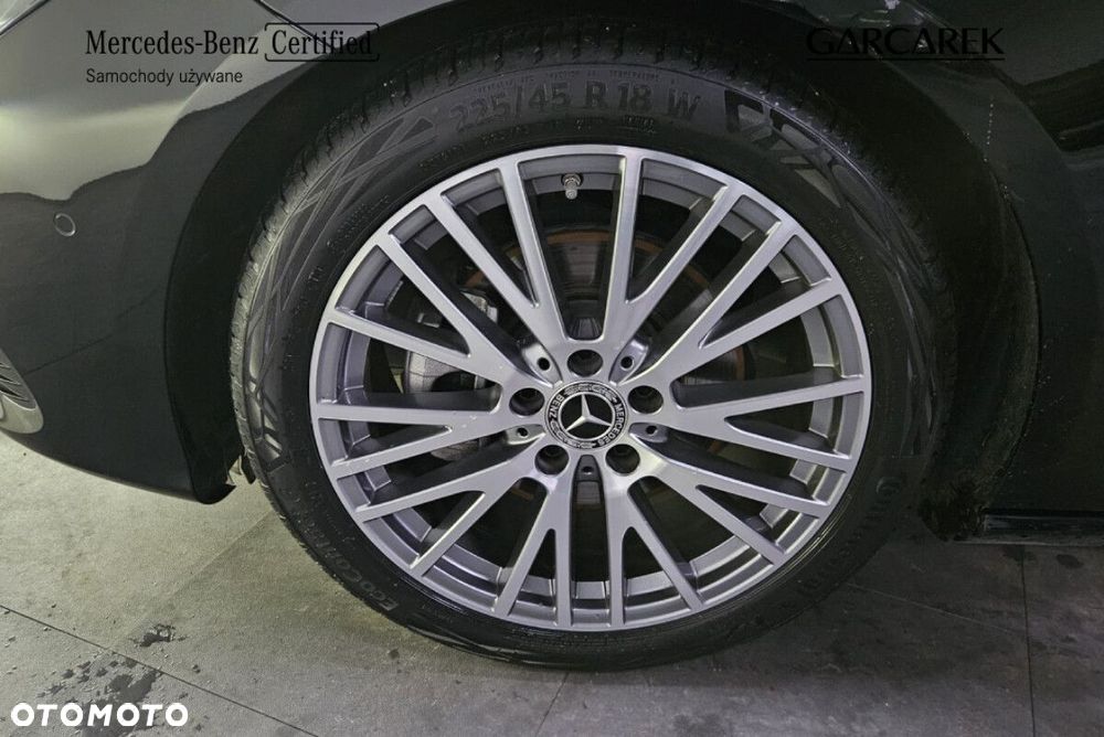 Mercedes-Benz CLA - 12