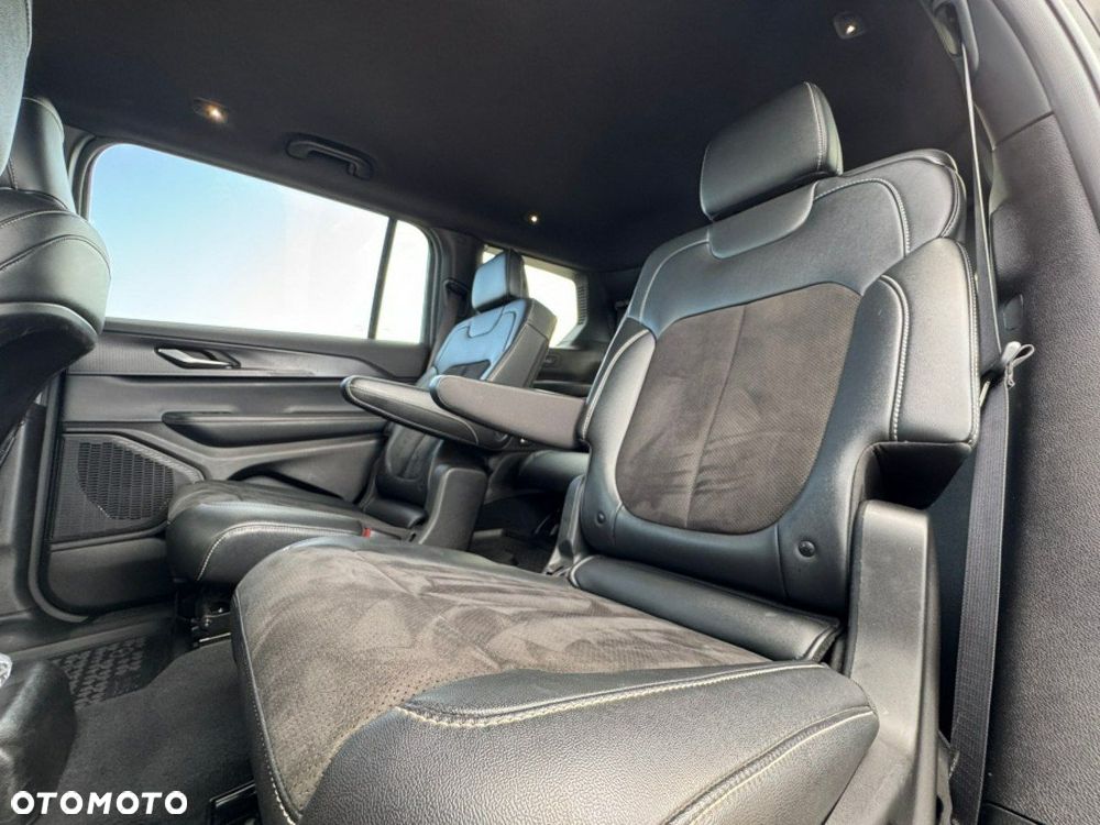 Jeep Grand Cherokee - 18