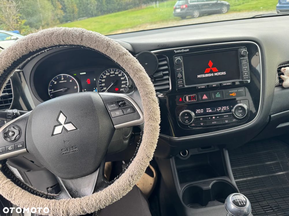 Mitsubishi Outlander 2.2 DID Instyle Navi - 16