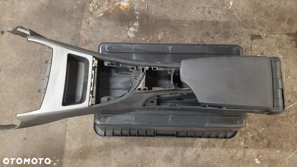 BMW 1 E87 PODŁOKIETNIK TUNELŚRODKOWY 7122231 - 1
