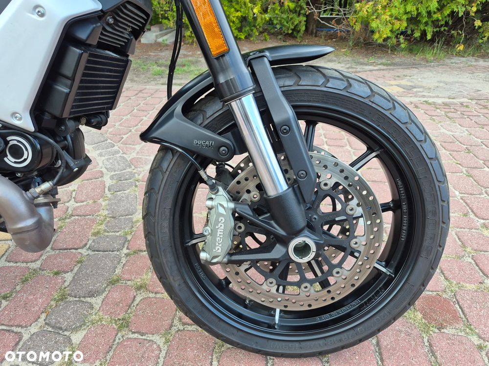 Ducati Scrambler - 10