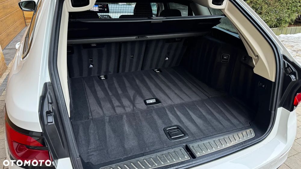 BMW Seria 5 520d Sport Line - 35