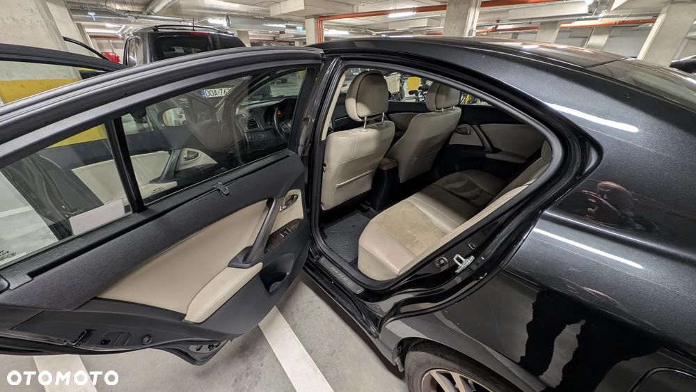 Toyota Avensis - 11