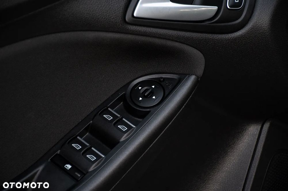 Ford Focus 1.5 EcoBoost ST-Line - 38