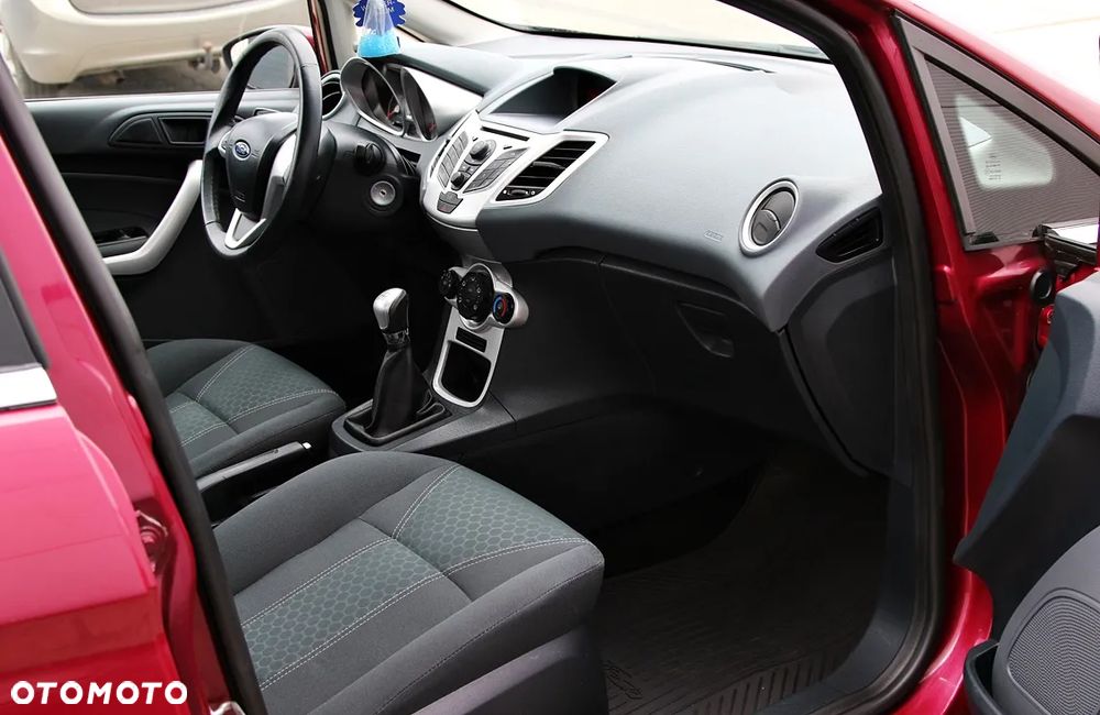 Ford Fiesta 1.25 Titanium - 24