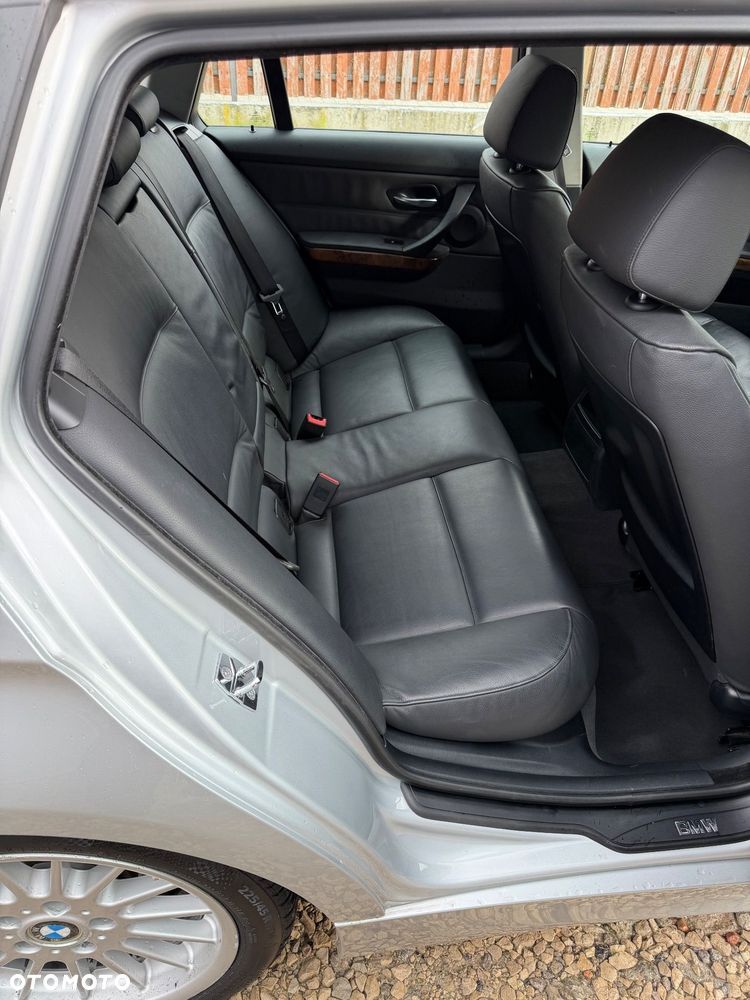 BMW Seria 3 - 16
