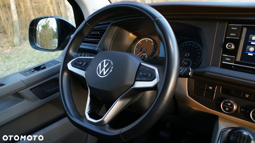 Volkswagen Caravelle - 15