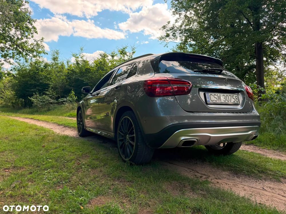 Mercedes-Benz GLA 220 d 4-Matic AMG Line - 37