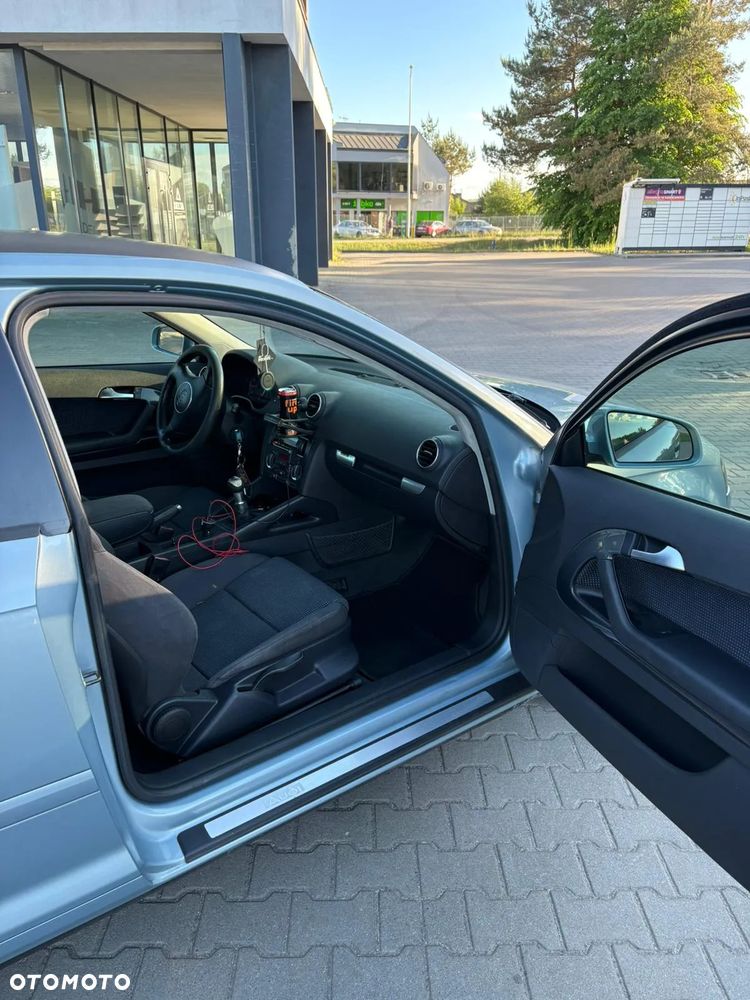 Audi A3 3-drzwiowe 2.0 FSI Ambiente - 8