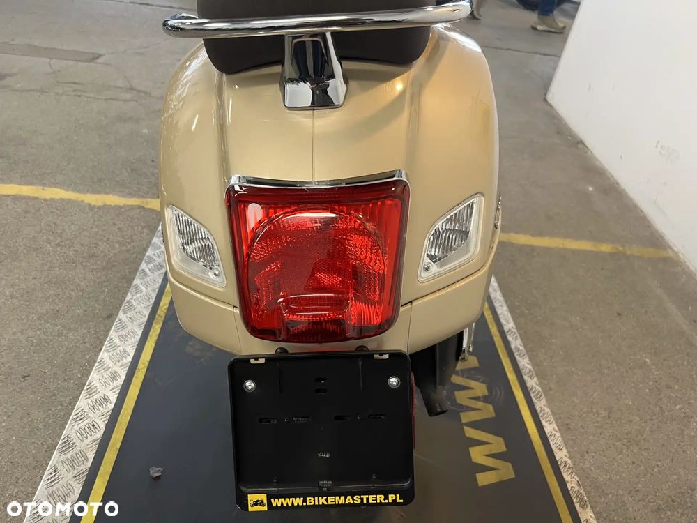 Vespa GTS - 20