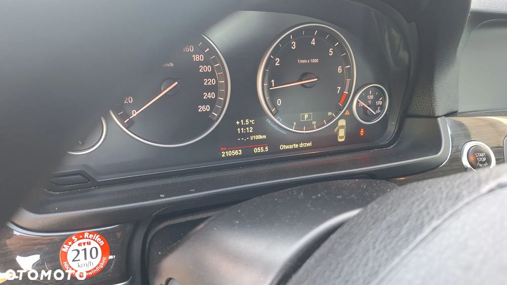 BMW Seria 5 528i Sport-Aut Luxury Line - 14