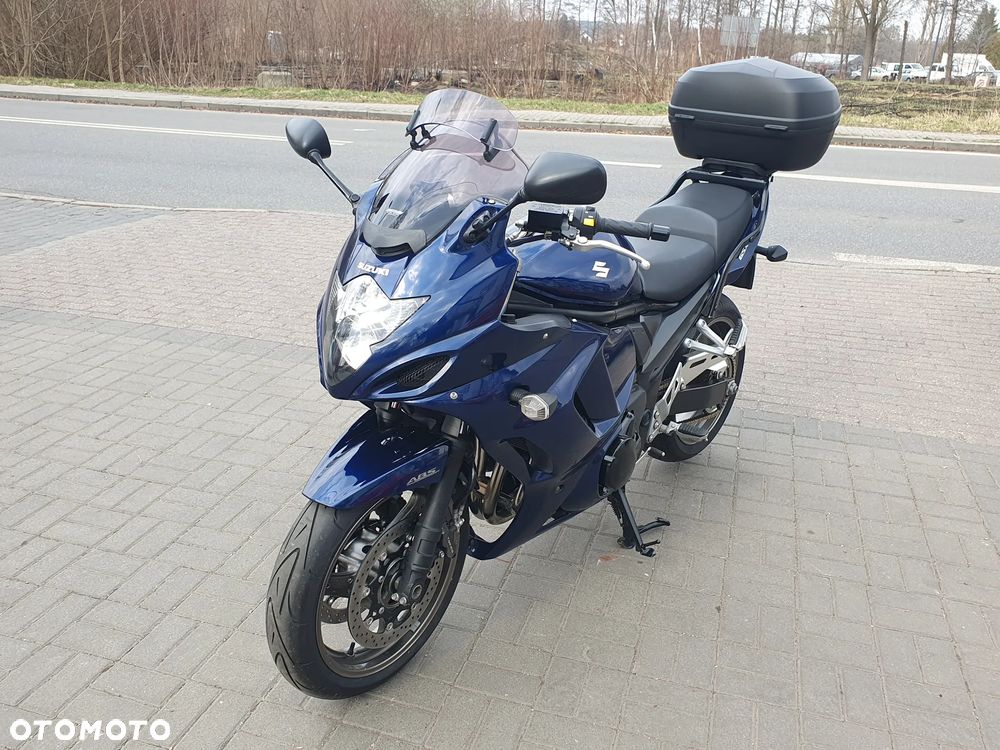 Suzuki GSX - 8