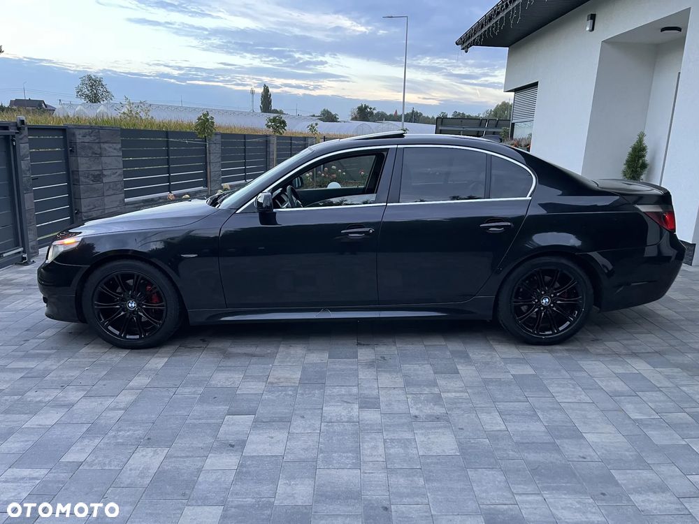 BMW E60 2005 photo 4