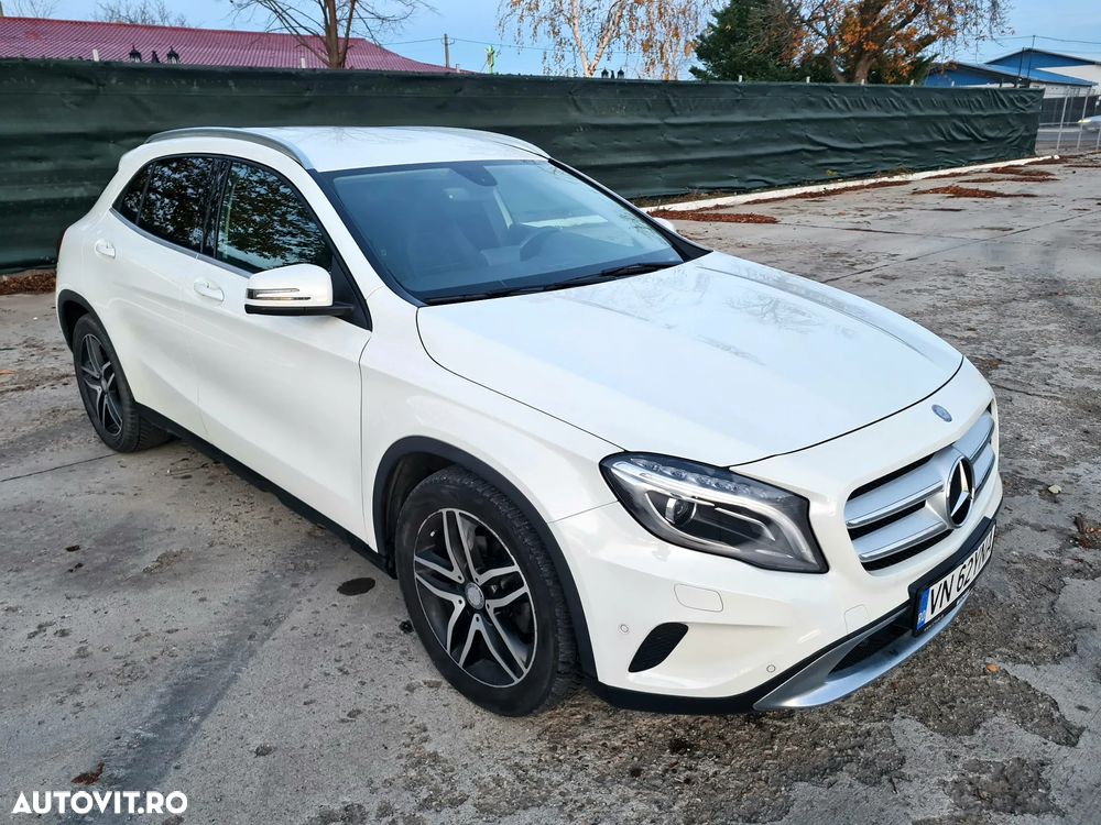 Mercedes-Benz GLA 200 d 4Matic 7G-DCT - 3