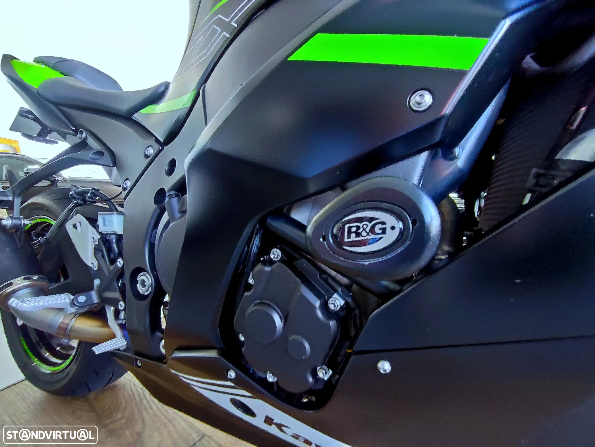 Kawasaki ZXR ZX-10R - 17
