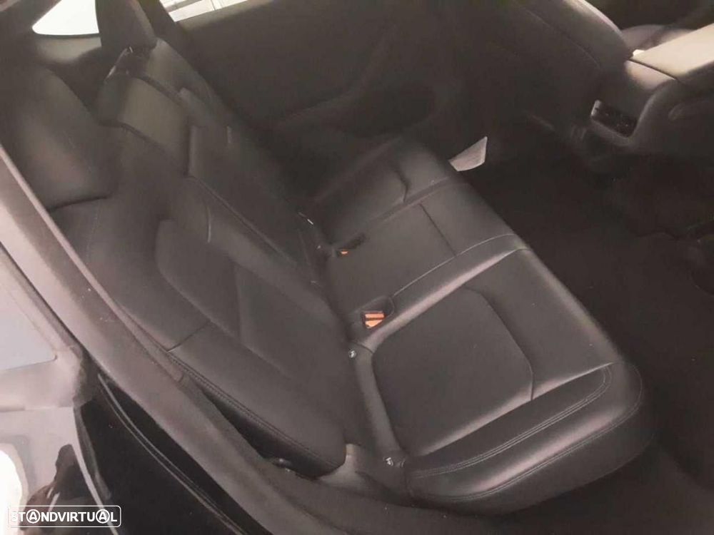 Tesla Model Y Long Range Dual Motor AWD - 4