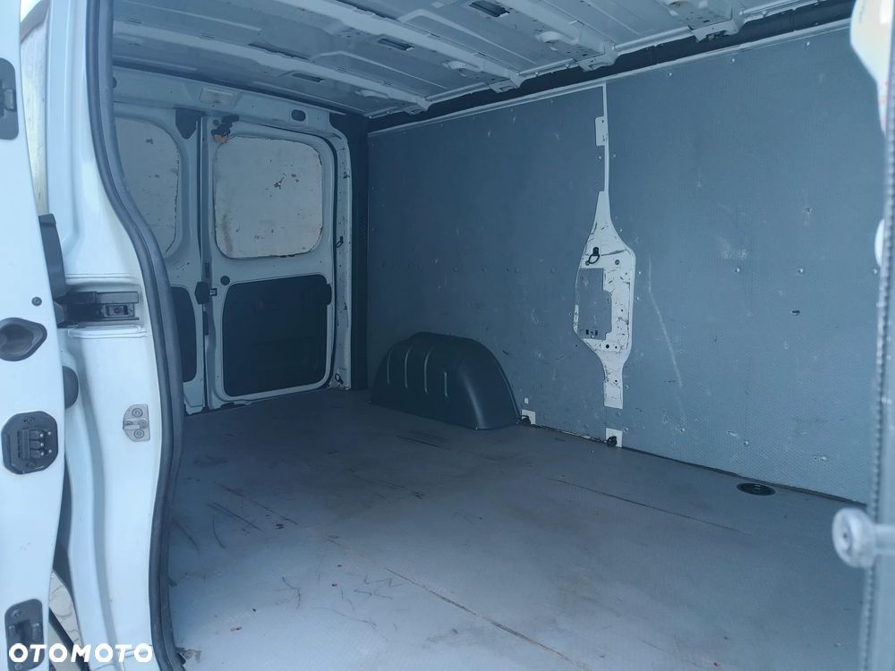 Renault Trafic L2H1 Long - 15