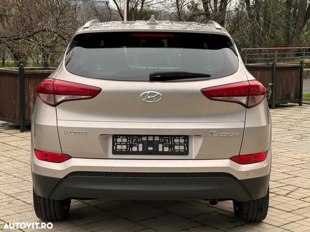 Hyundai Tucson blue 1.7 CRDi 2WD DCT Premium - 11