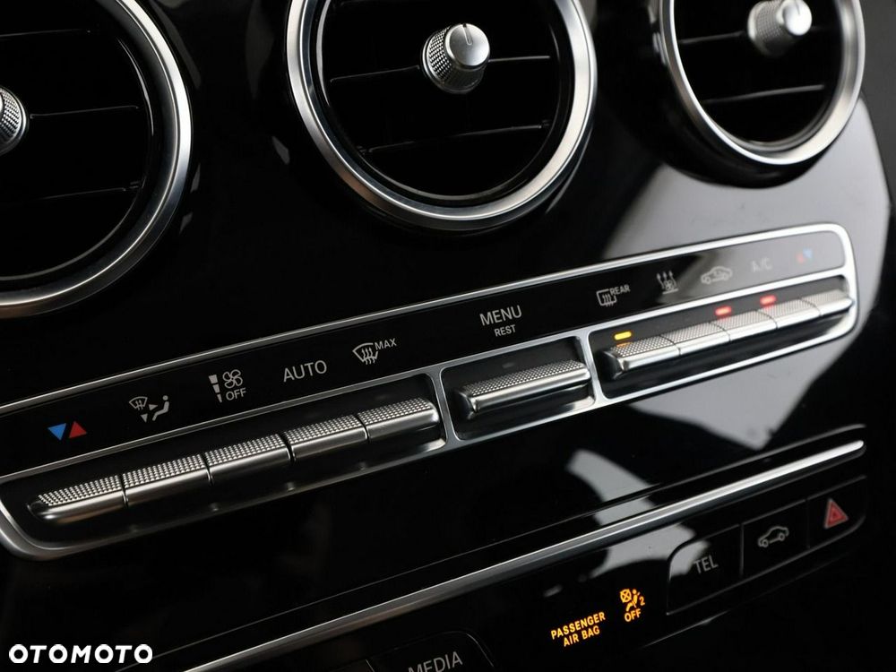 Mercedes-Benz Klasa C 300 de 9G-TRONIC Avantgarde - 31