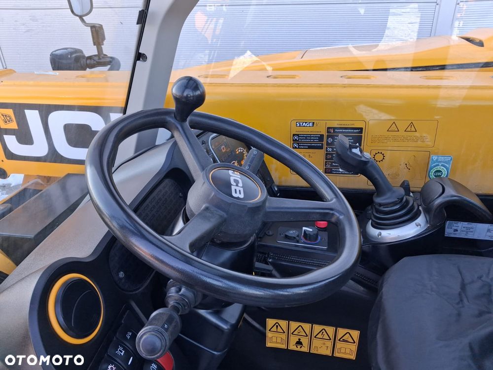 JCB 525-60 AG Plus - 21