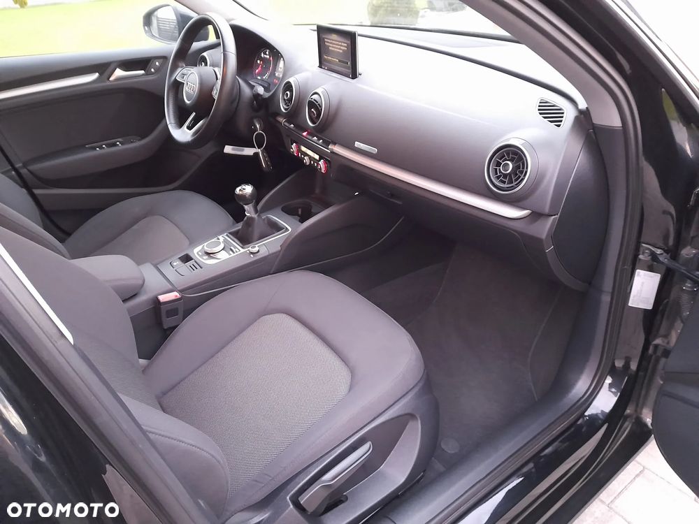 Audi A3 Sportback 1.6 TDI (clean diesel) Attraction - 16