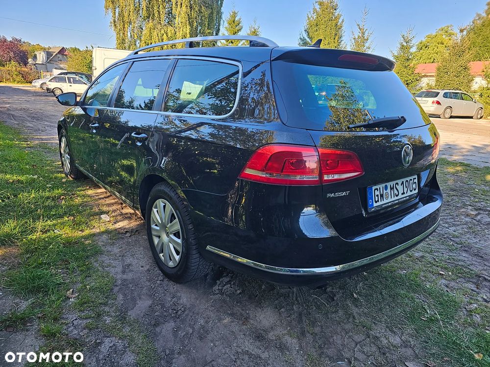 Volkswagen Passat 1.6 TDI Comfortline - 5