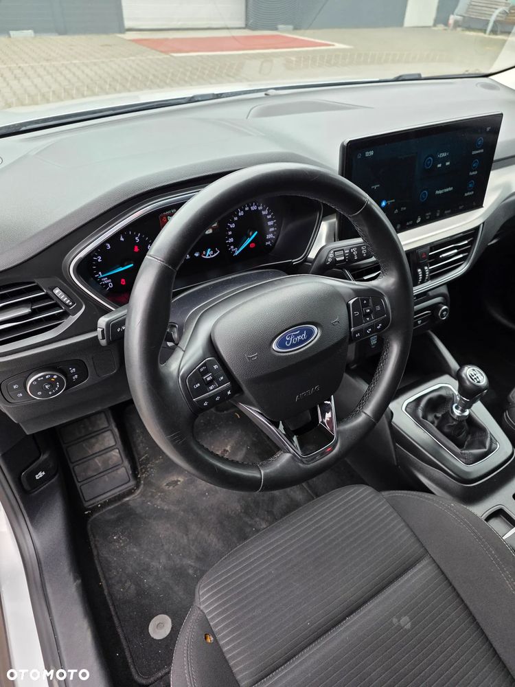 Ford Focus 1.0 EcoBoost mHEV Titanium - 11