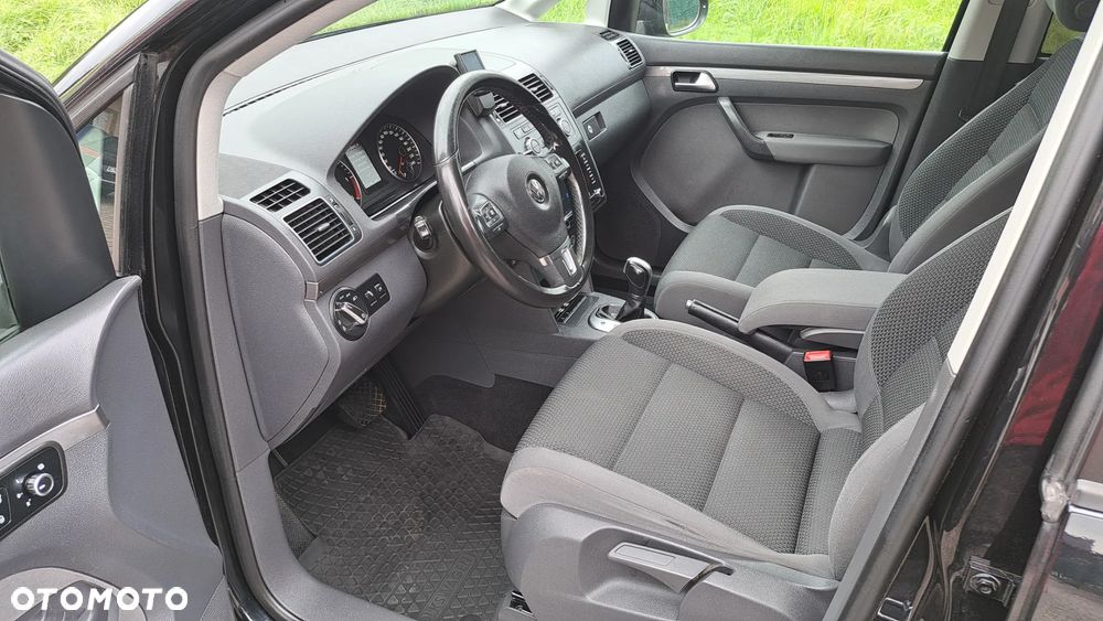 Volkswagen Touran 2.0 TDI DPF DSG Highline - 10